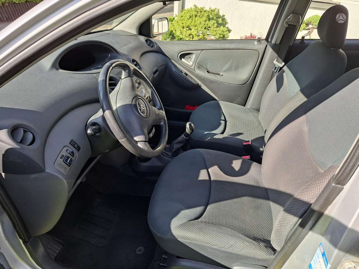 Toyota Yaris - 5
