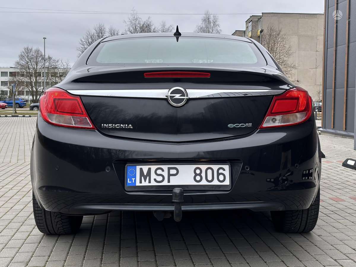 Opel Insignia, 2.0 l., Седан