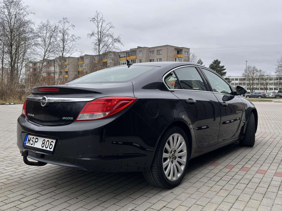 Opel Insignia, 2.0 l., Седан