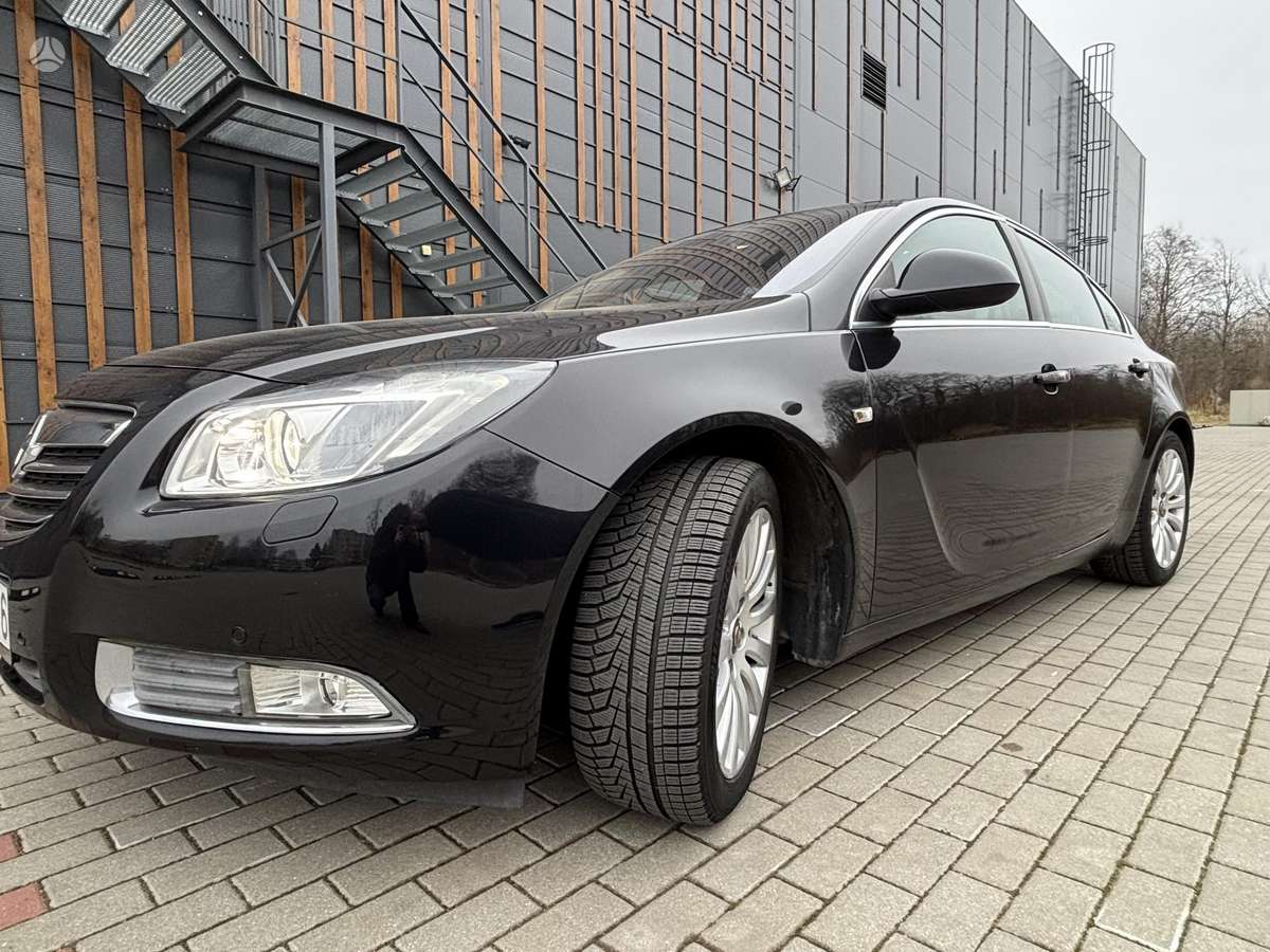 Opel Insignia, 2.0 l., Седан