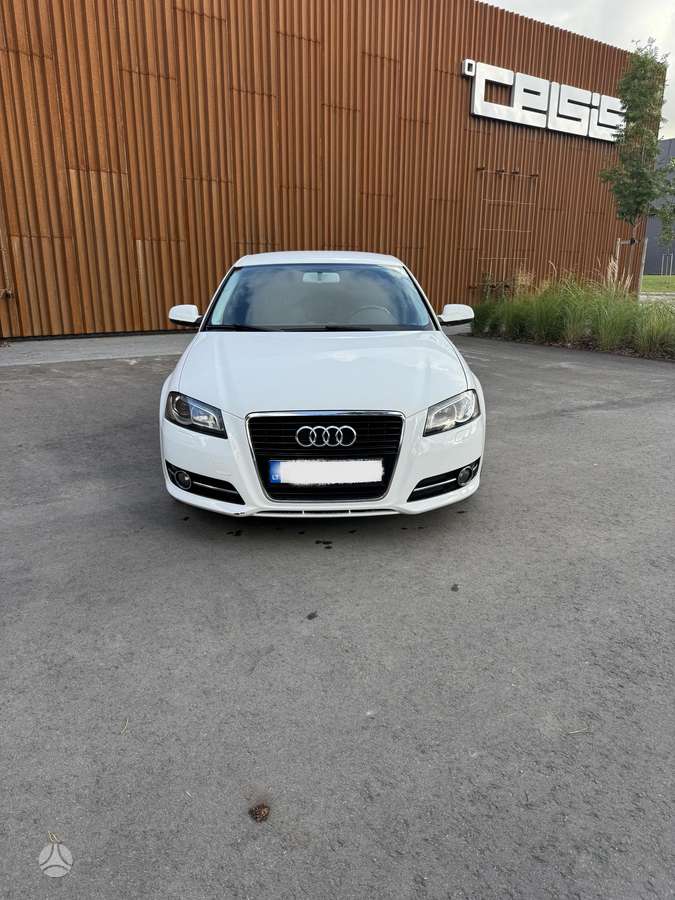 Audi A3, 1.6 l., Хэтчбек