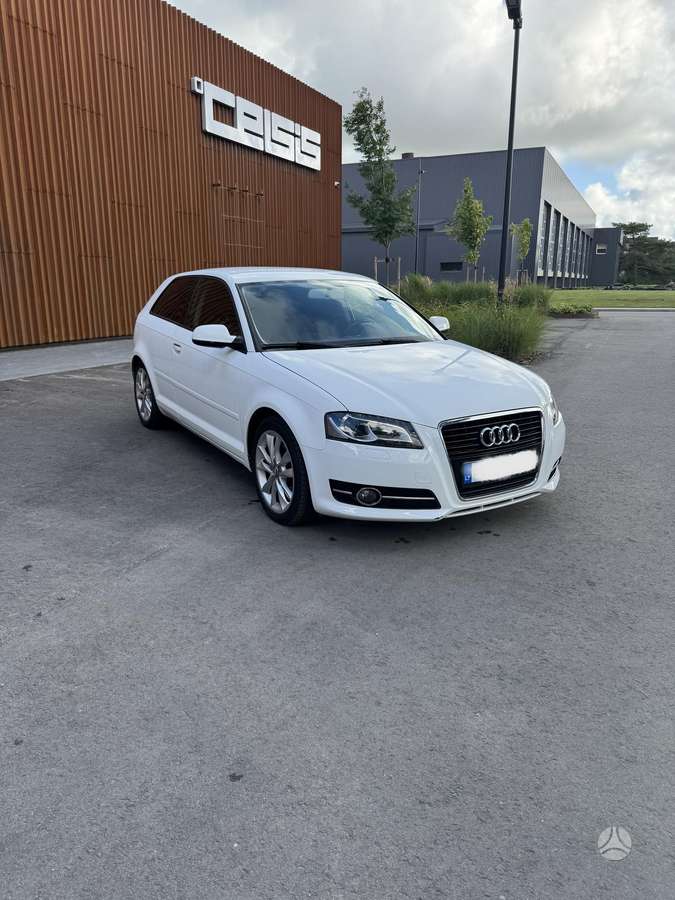 Audi A3, 1.6 l., Хэтчбек