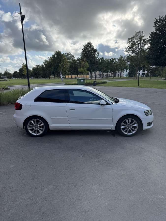 Audi A3, 1.6 l., Хэтчбек