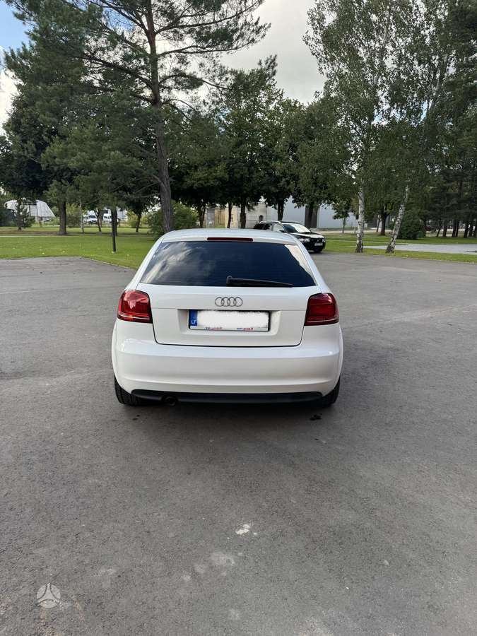 Audi A3, 1.6 l., Хэтчбек
