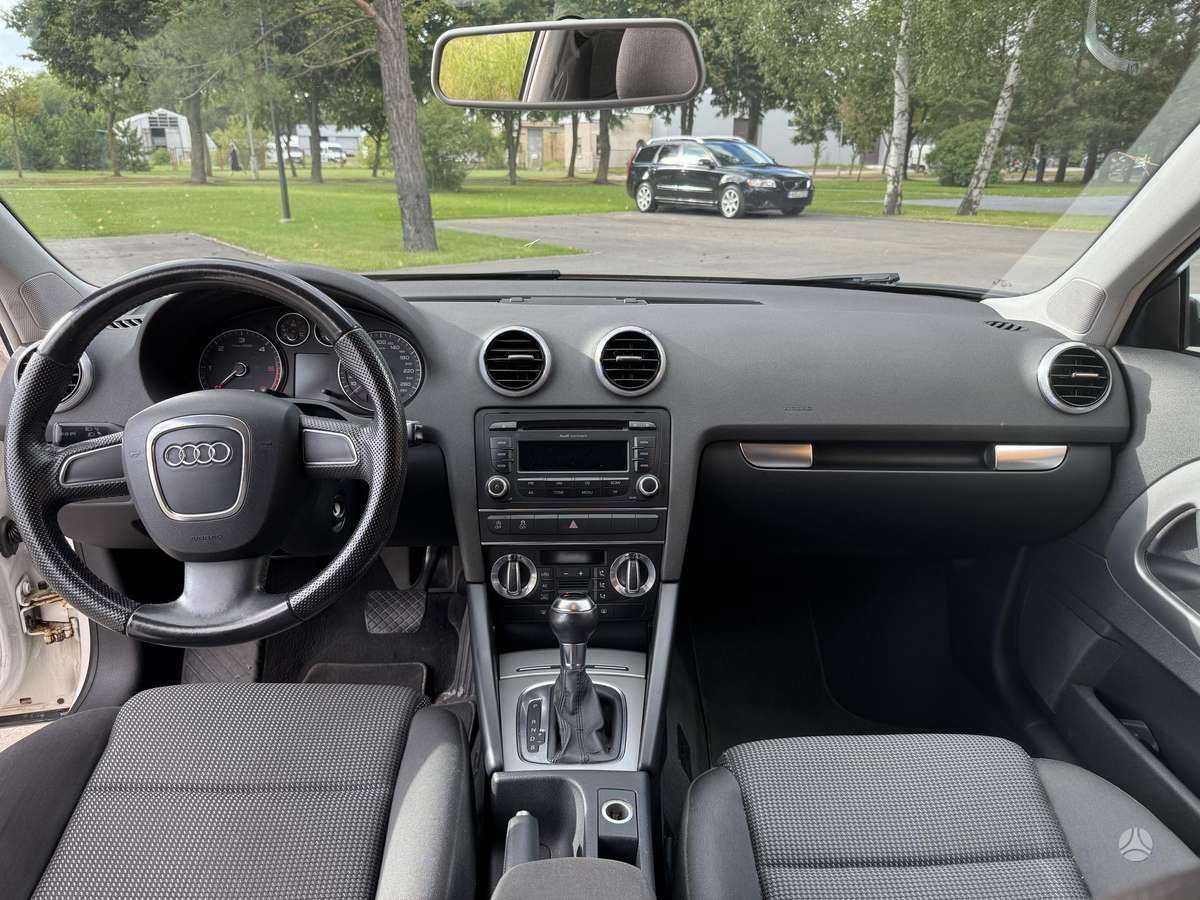 Audi A3, 1.6 l., hatchback