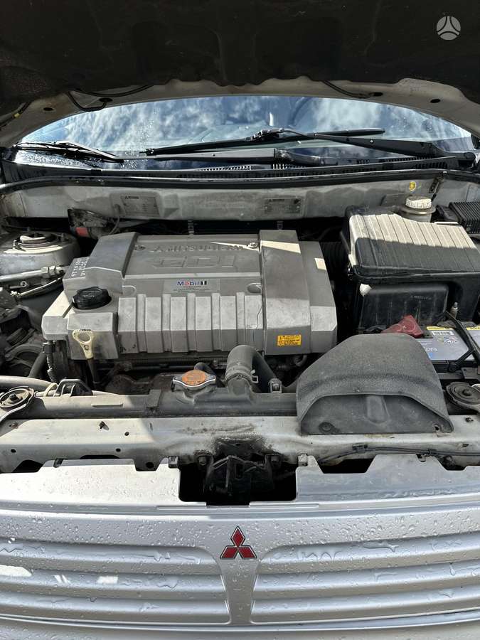 Mitsubishi Space Wagon, 2.4 l., Универсал