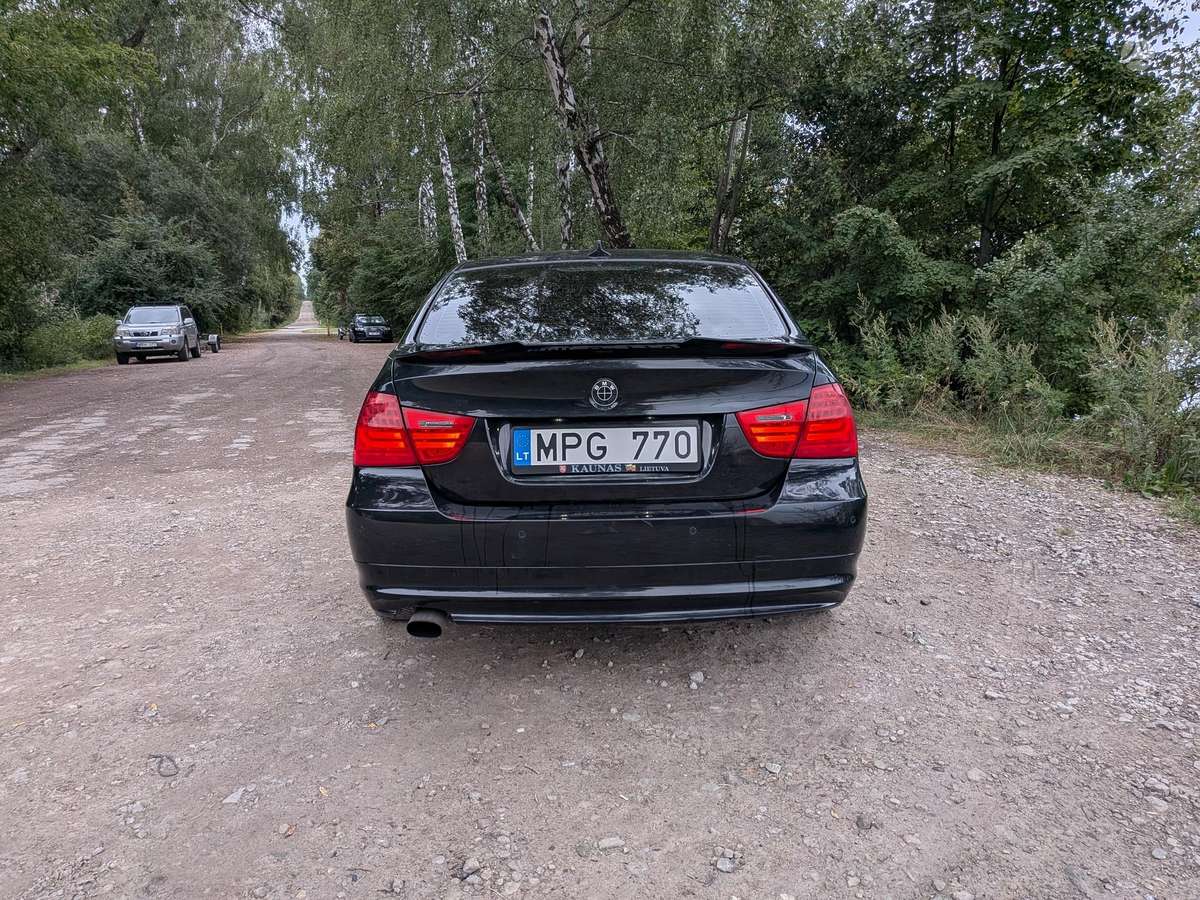 BMW 318, 2.0 l., Седан