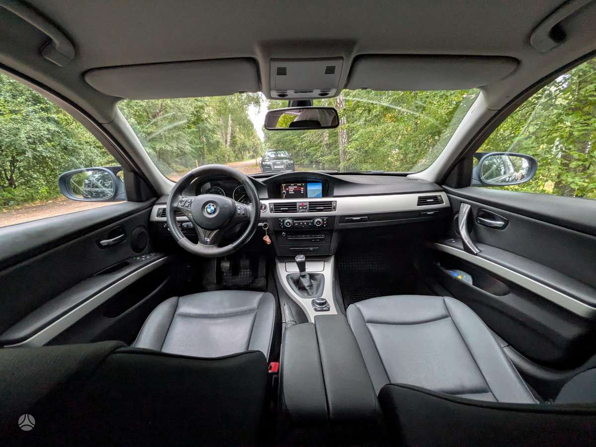 BMW 318, 2.0 l., Седан