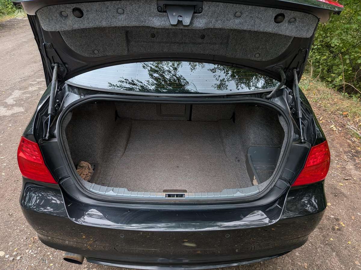 BMW 318, 2.0 l., Седан
