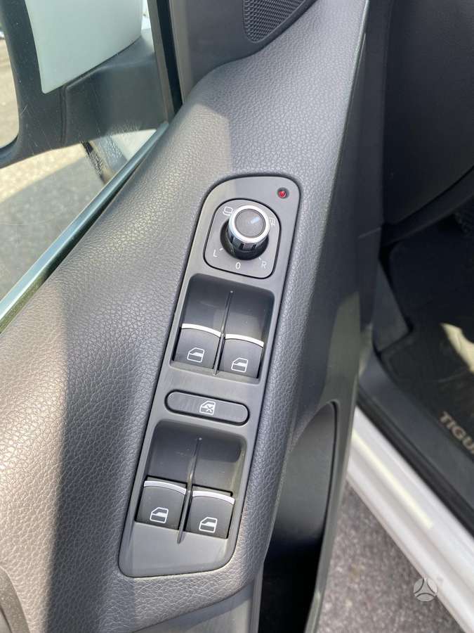 Volkswagen Tiguan - 8
