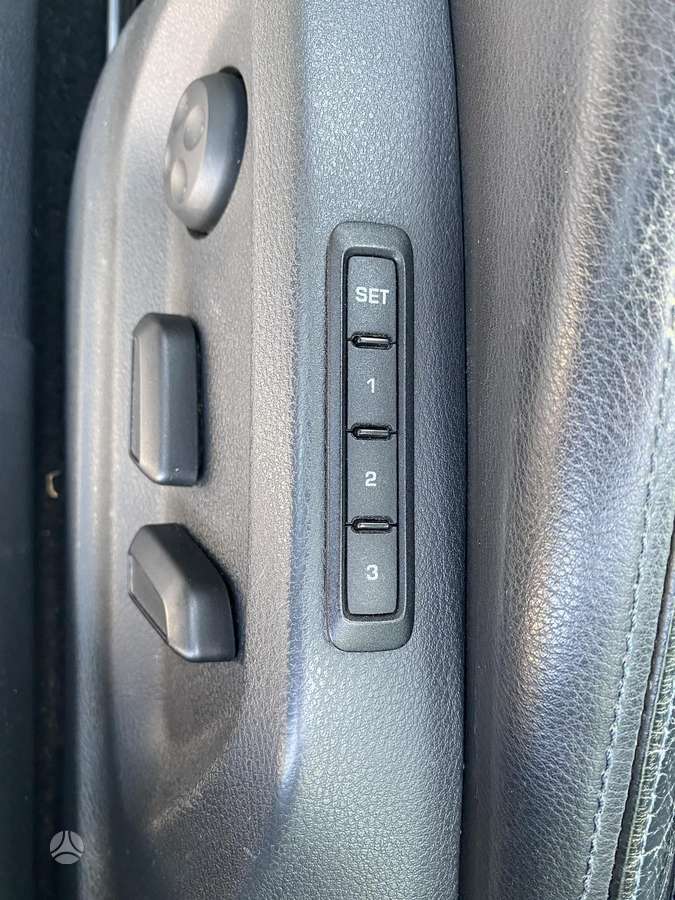 Volkswagen Tiguan - 9