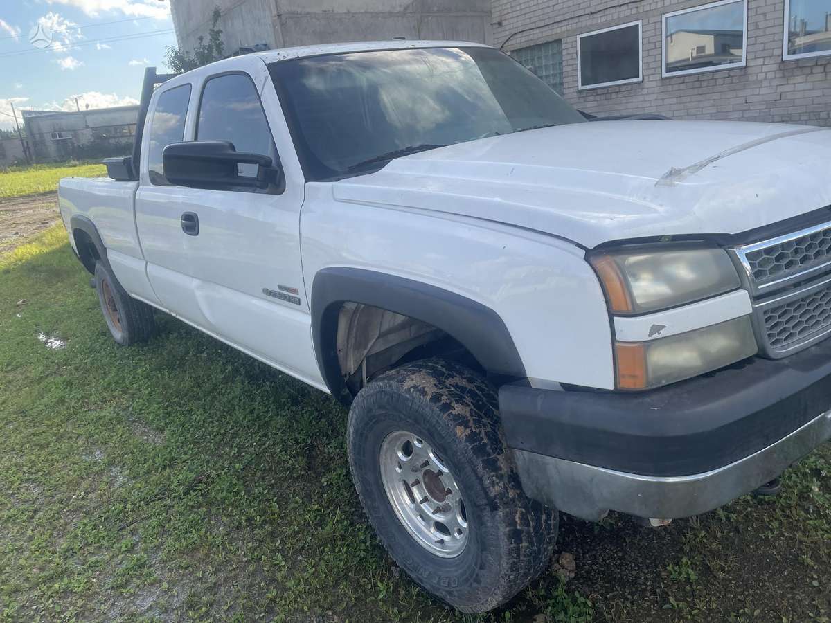 Chevrolet Silverado dalimis