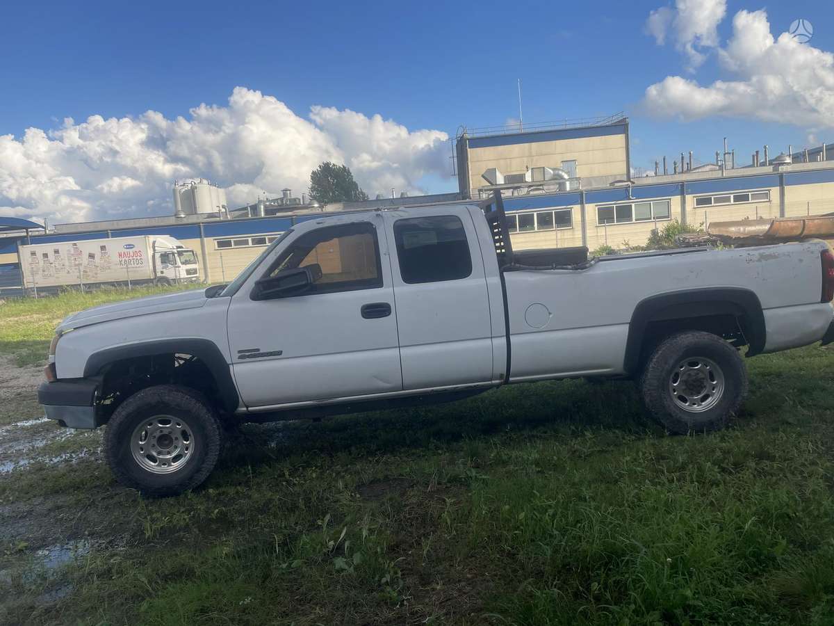 Chevrolet Silverado dalimis