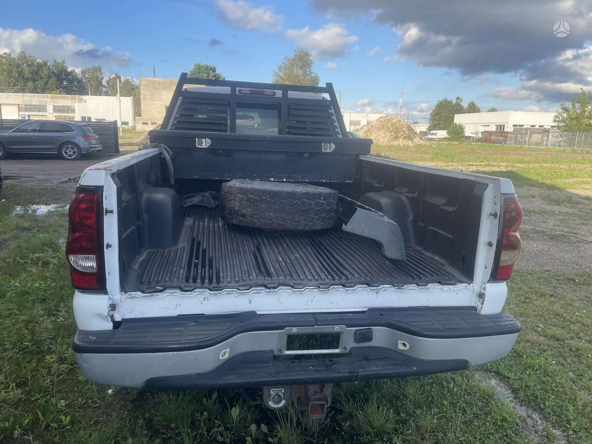 Chevrolet Silverado по частям