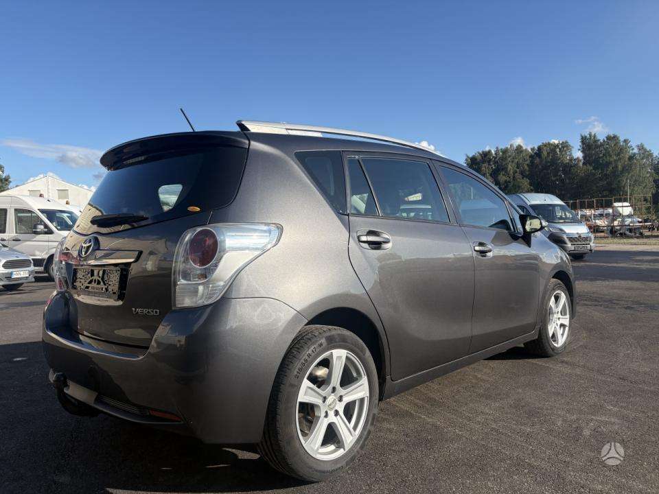 Toyota Verso - 3