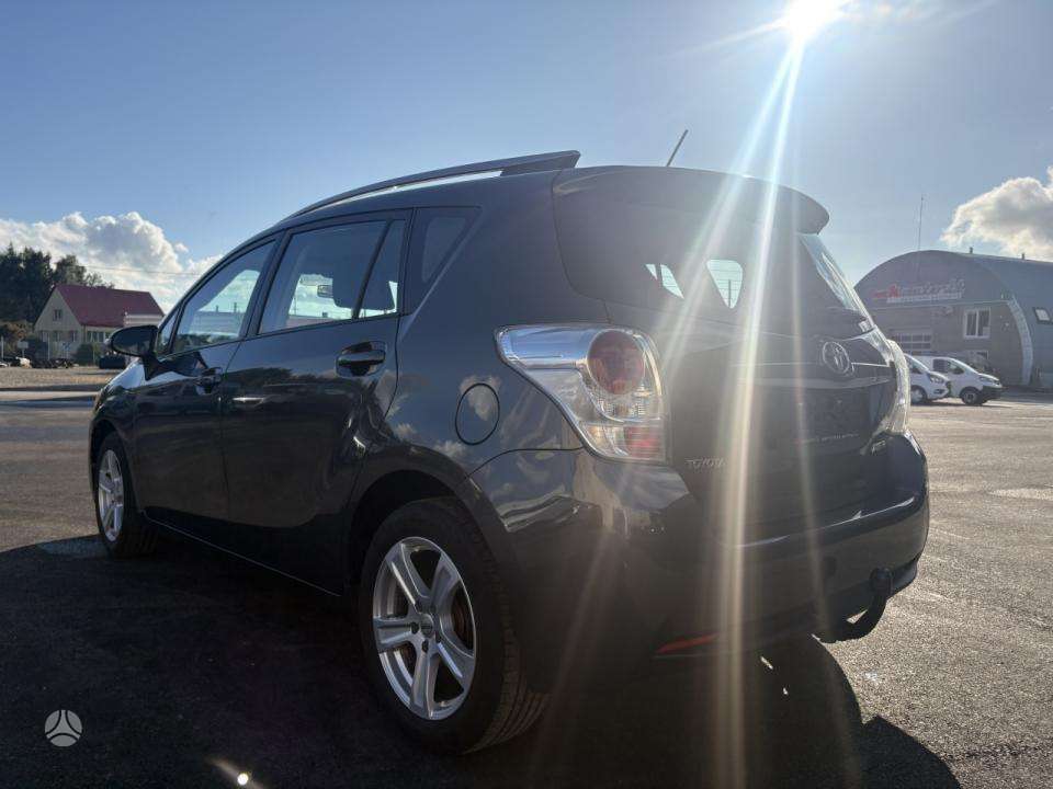 Toyota Verso - 4