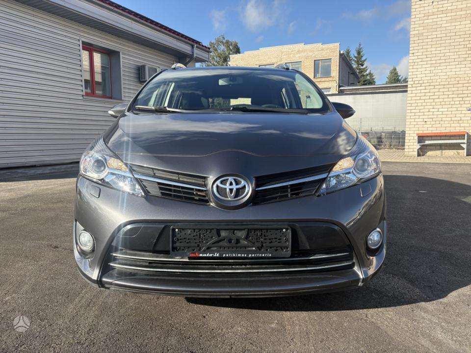 Toyota Verso - 5