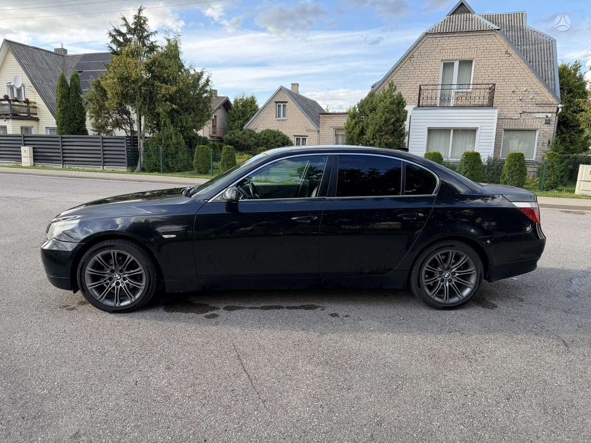 BMW 525, 2.5 l., Седан
