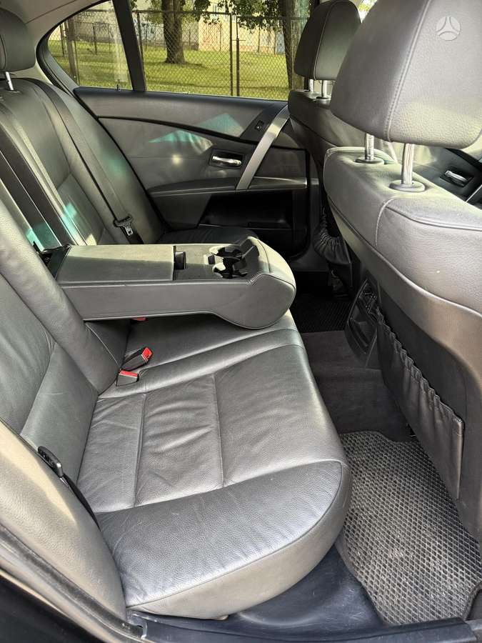 BMW 525, 2.5 l., Седан