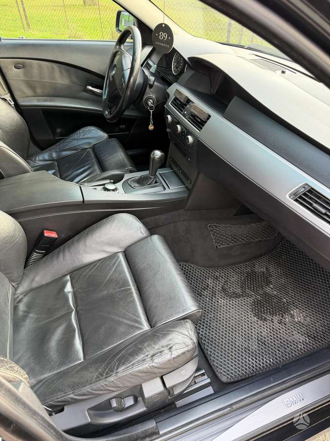 BMW 525, 2.5 l., Седан