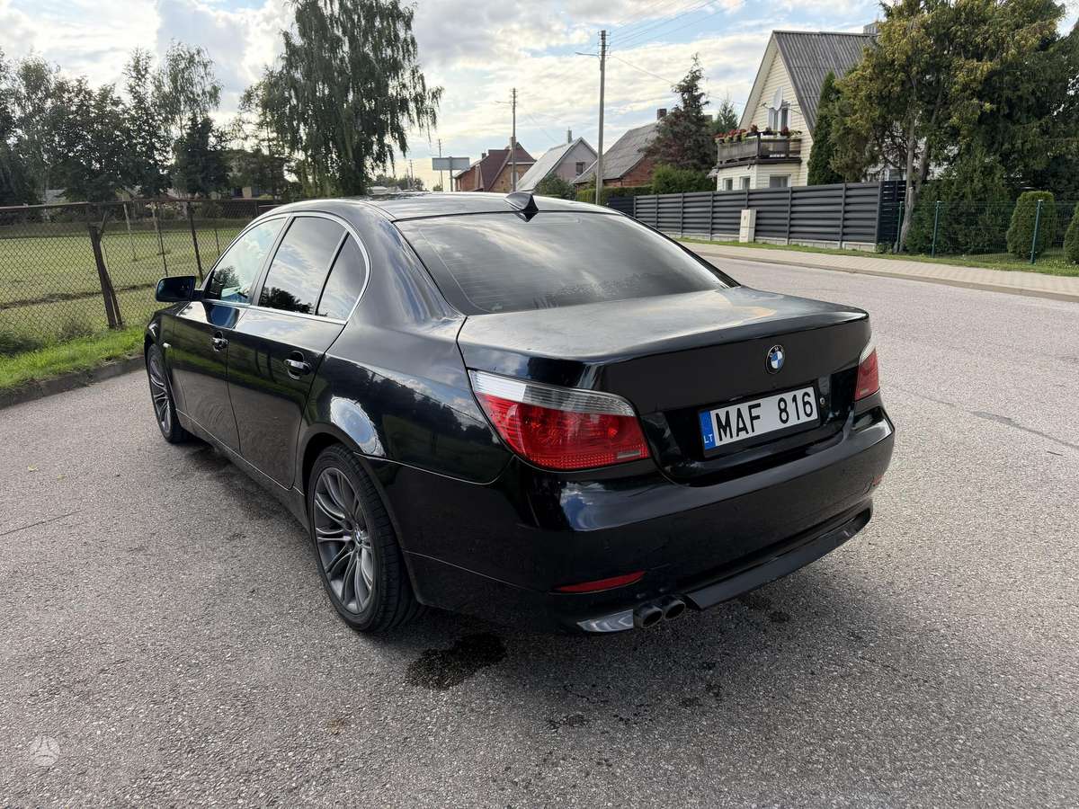 BMW 525, 2.5 l., Седан
