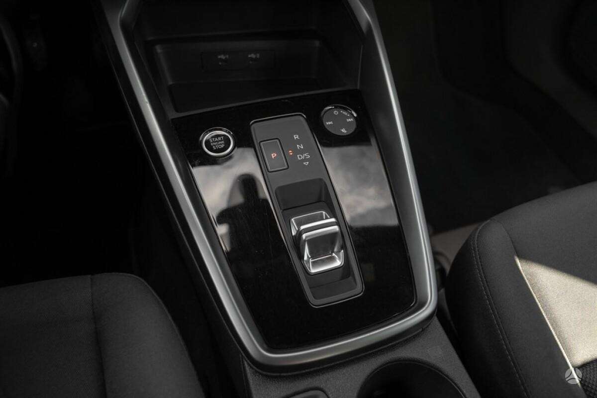 Audi A3, 1.5 l., hatchback