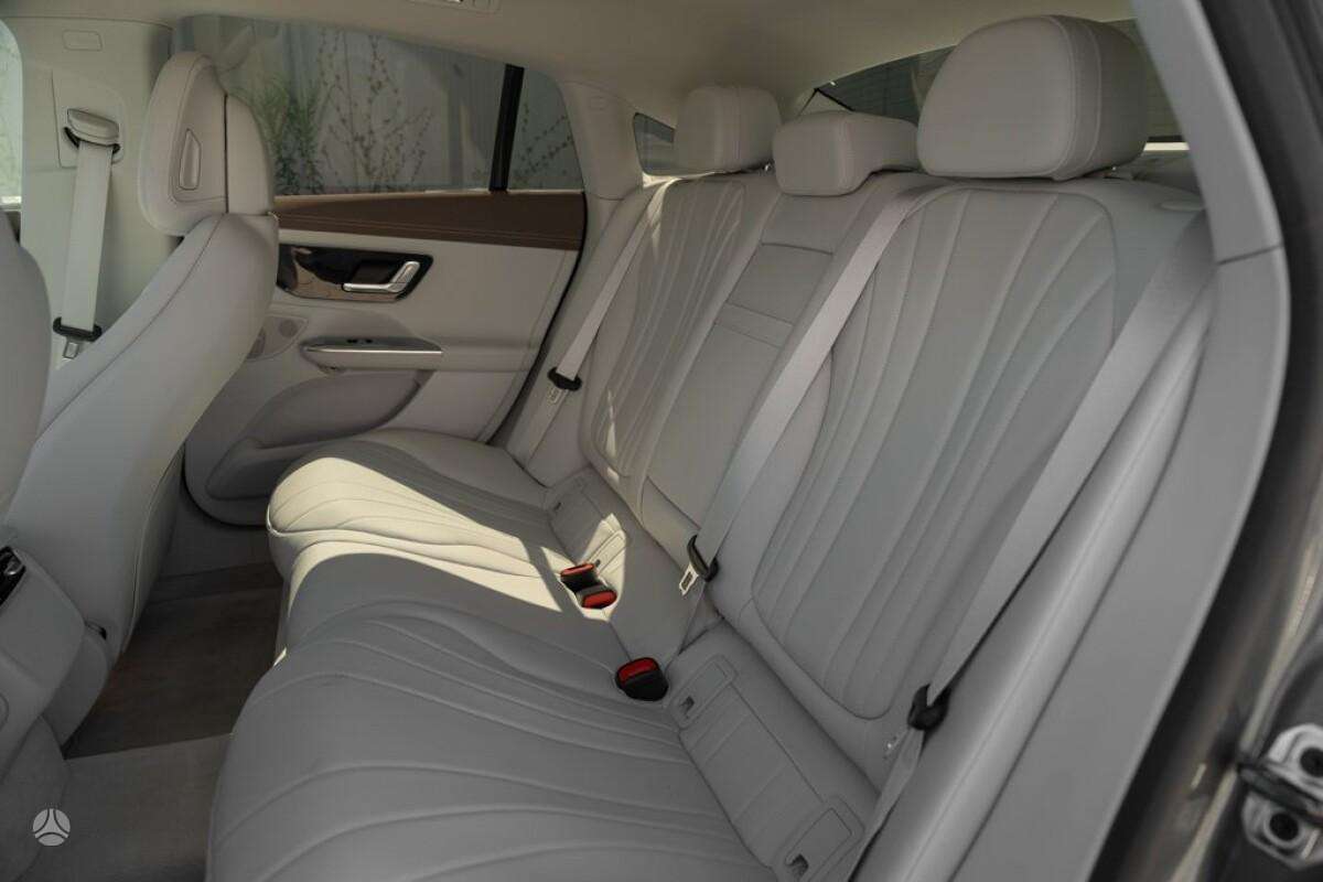 Mercedes-Benz EQE, Универсал