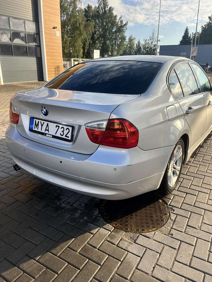 BMW 318, 2.0 l., Седан