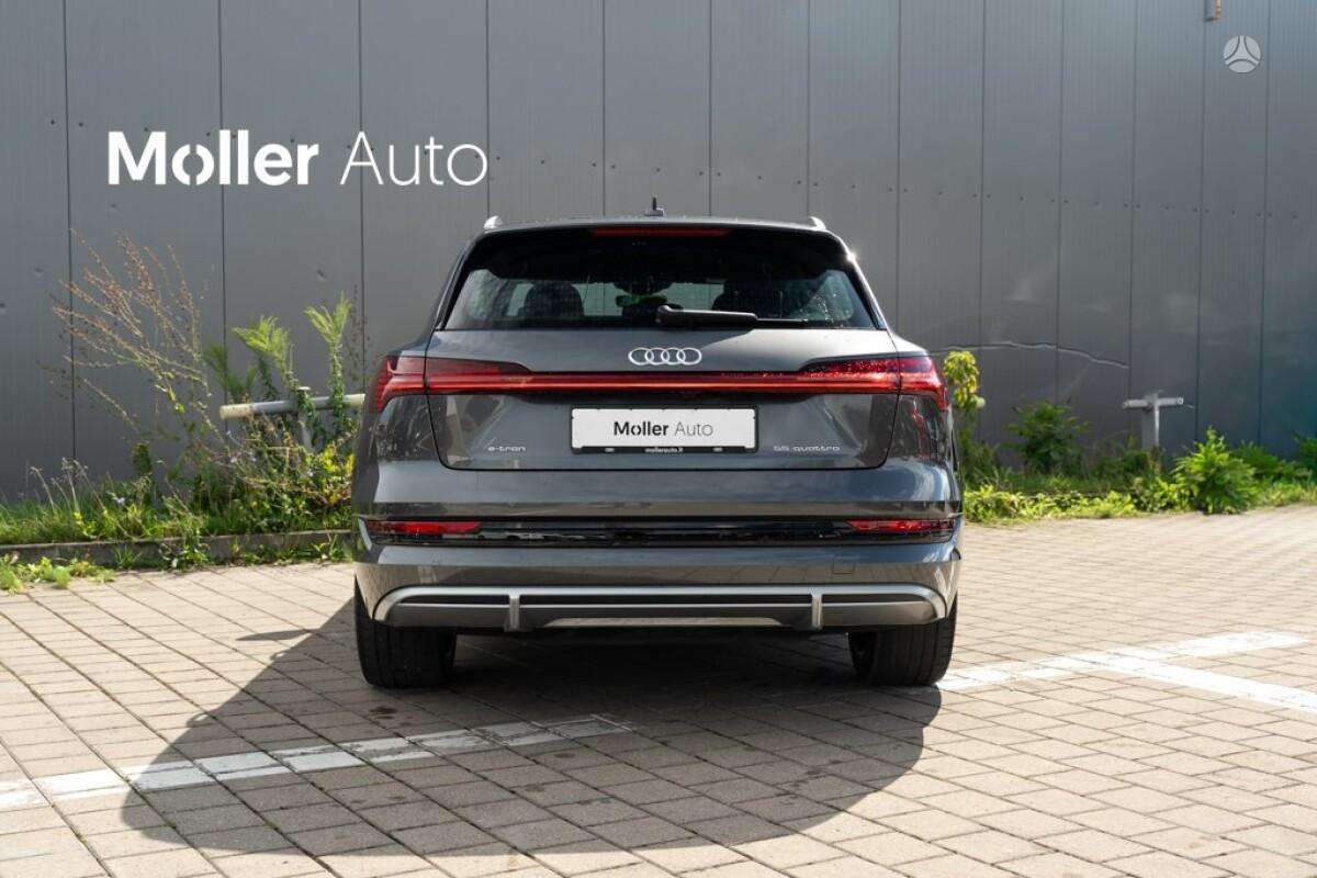 Audi e-tron, Внедорожник / Кроссовер