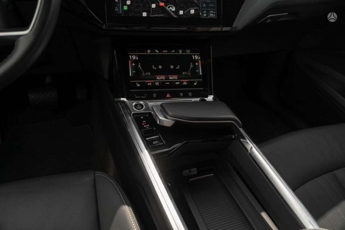 Audi e-tron, Внедорожник / Кроссовер
