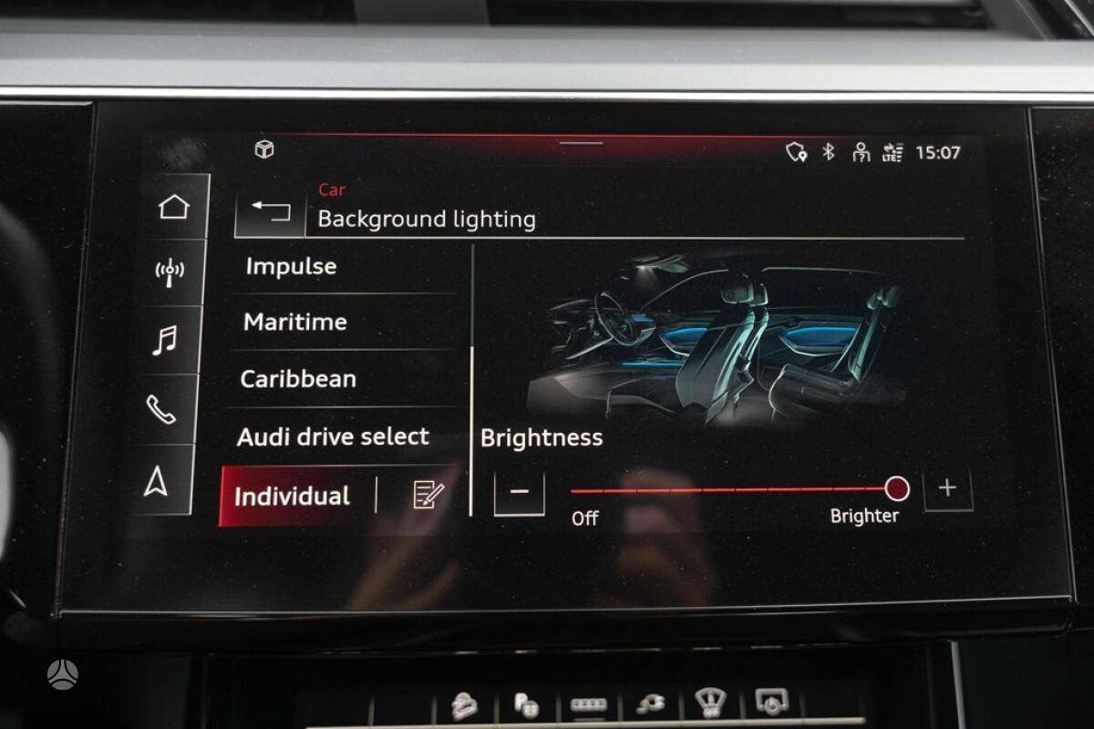 Audi e-tron, Внедорожник / Кроссовер