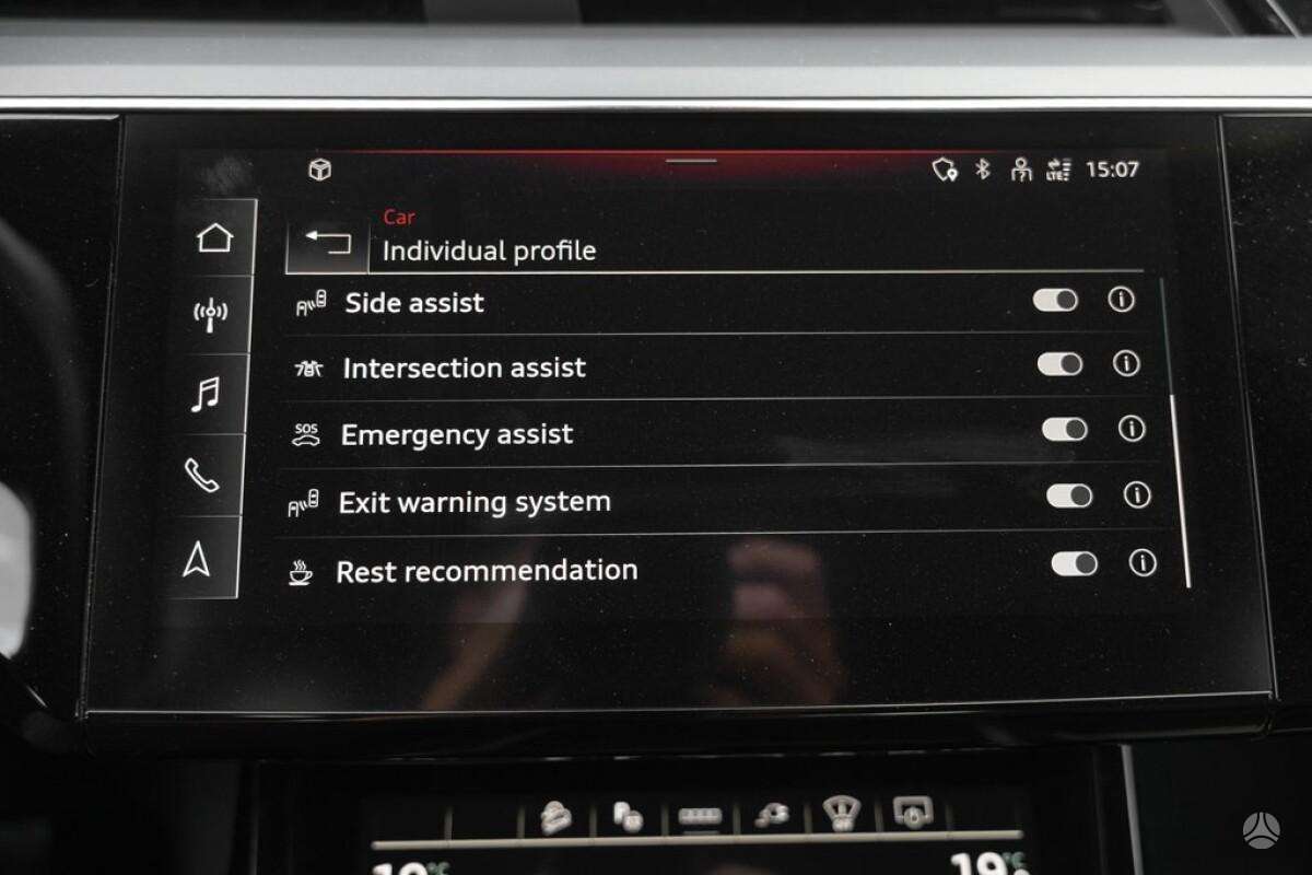 Audi e-tron, Внедорожник / Кроссовер