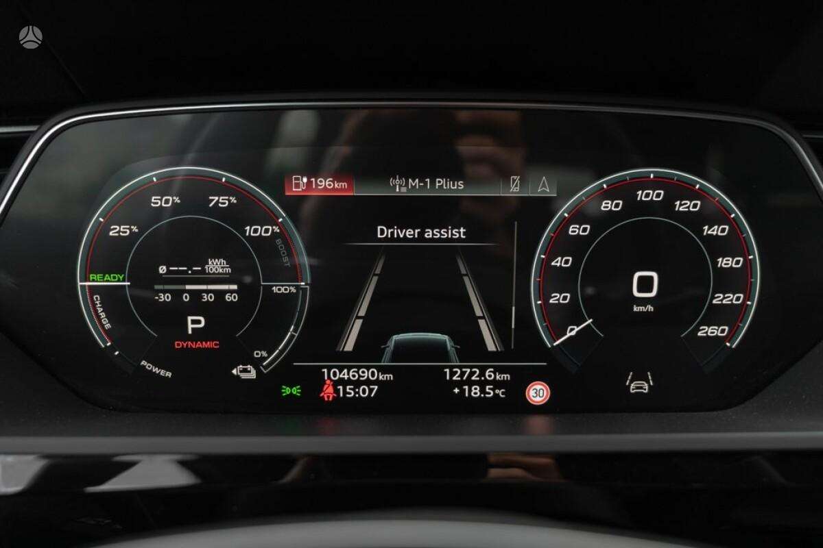 Audi e-tron, Внедорожник / Кроссовер