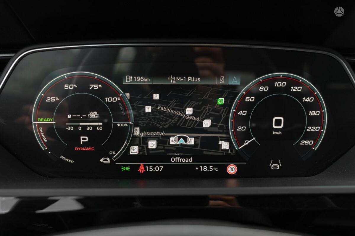 Audi e-tron, Внедорожник / Кроссовер