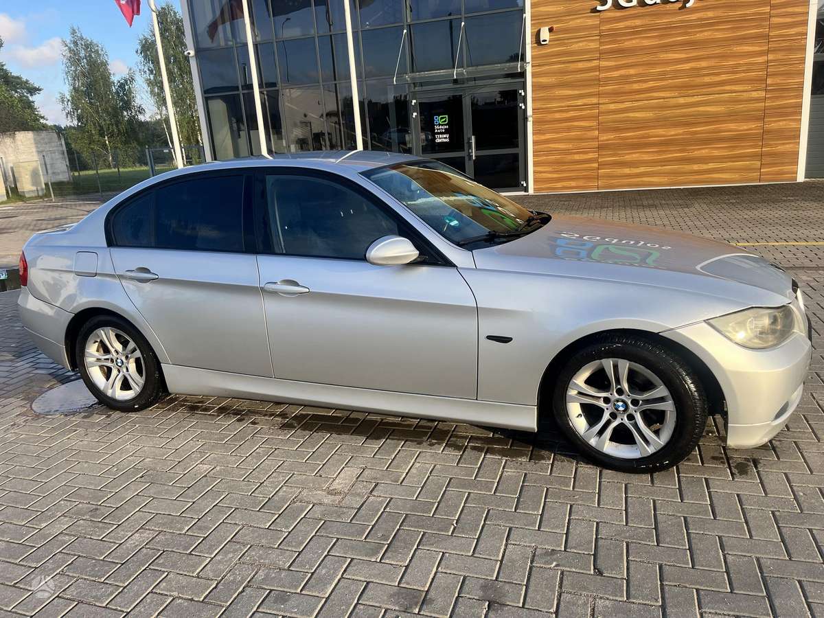 BMW 318, 2.0 l., Седан