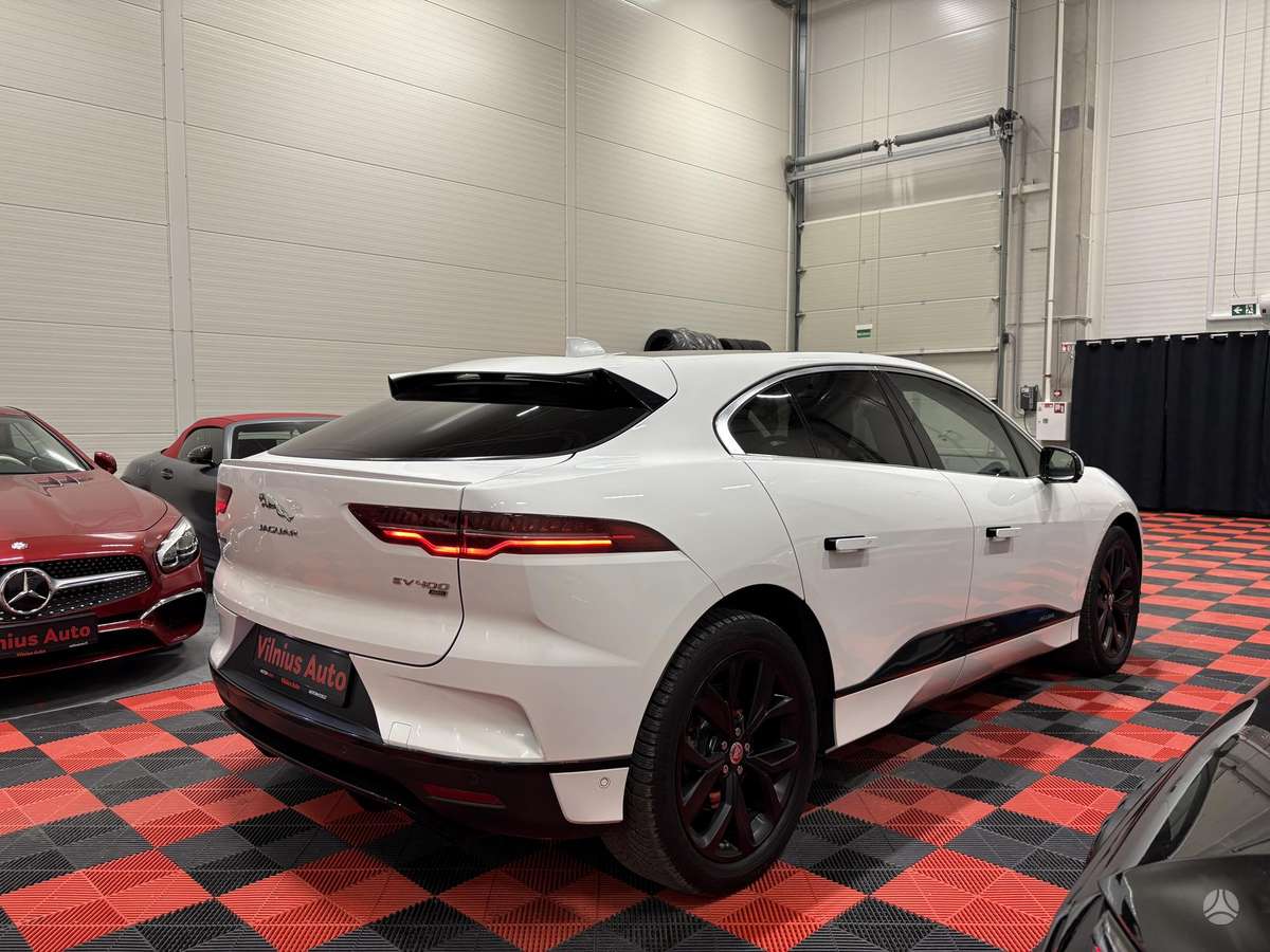Jaguar I-Pace, off-road / crossover