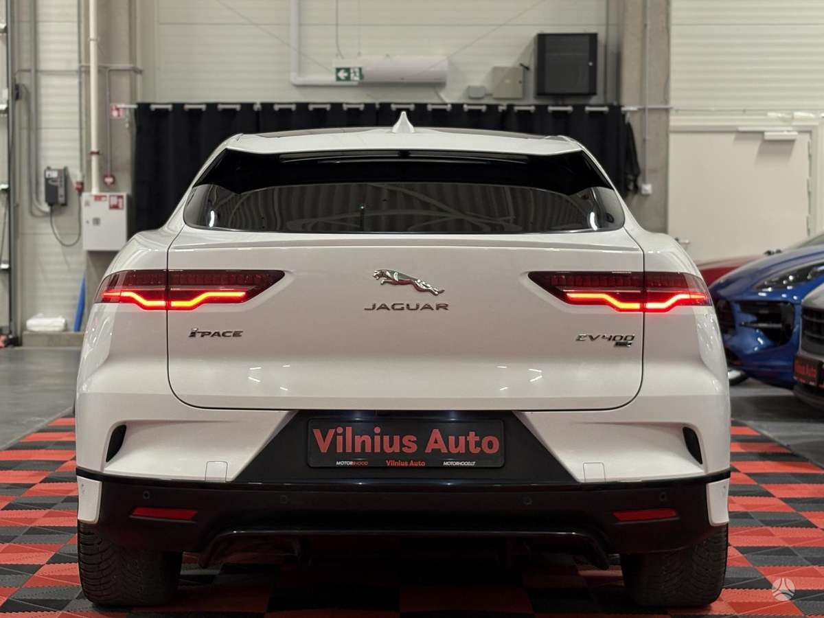 Jaguar I-Pace, off-road / crossover