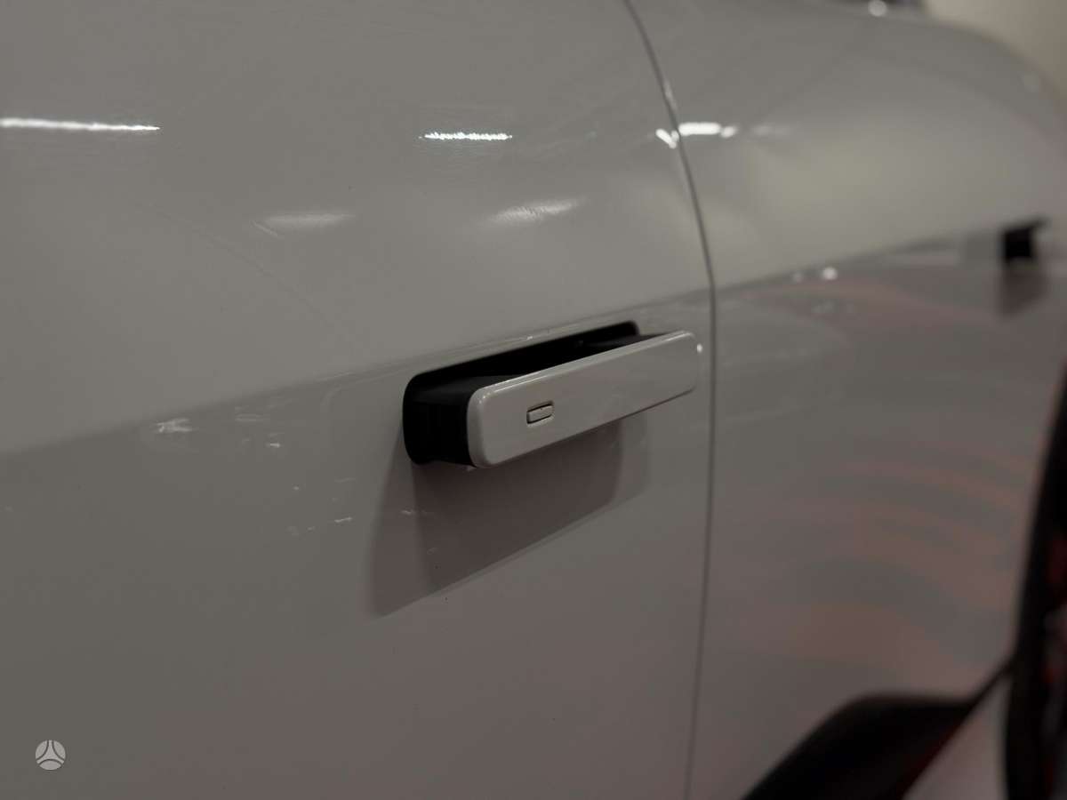 Jaguar I-Pace, off-road / crossover