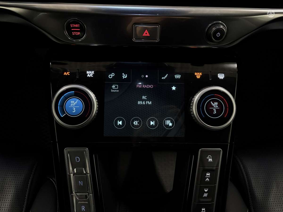 Jaguar I-Pace, off-road / crossover
