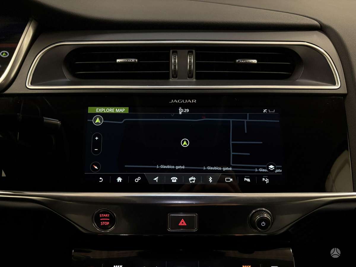 Jaguar I-Pace, off-road / crossover