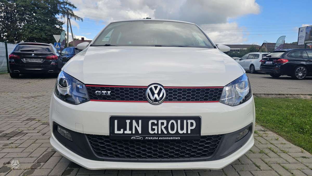 Volkswagen Polo - 1