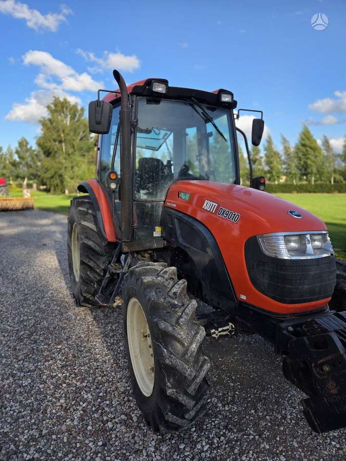 Kioti DX9010, traktoriai