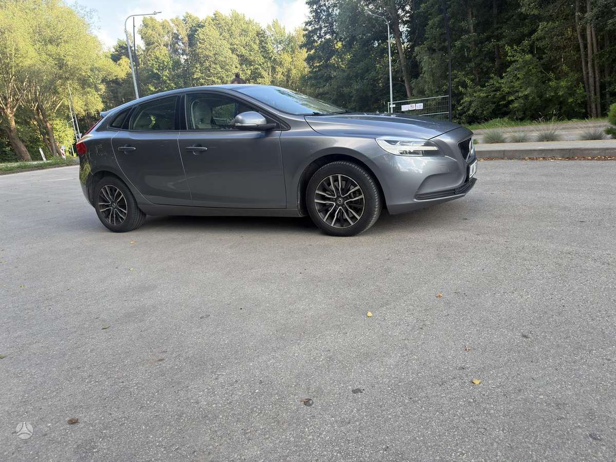 Volvo V40, 2.0 l., Хэтчбек