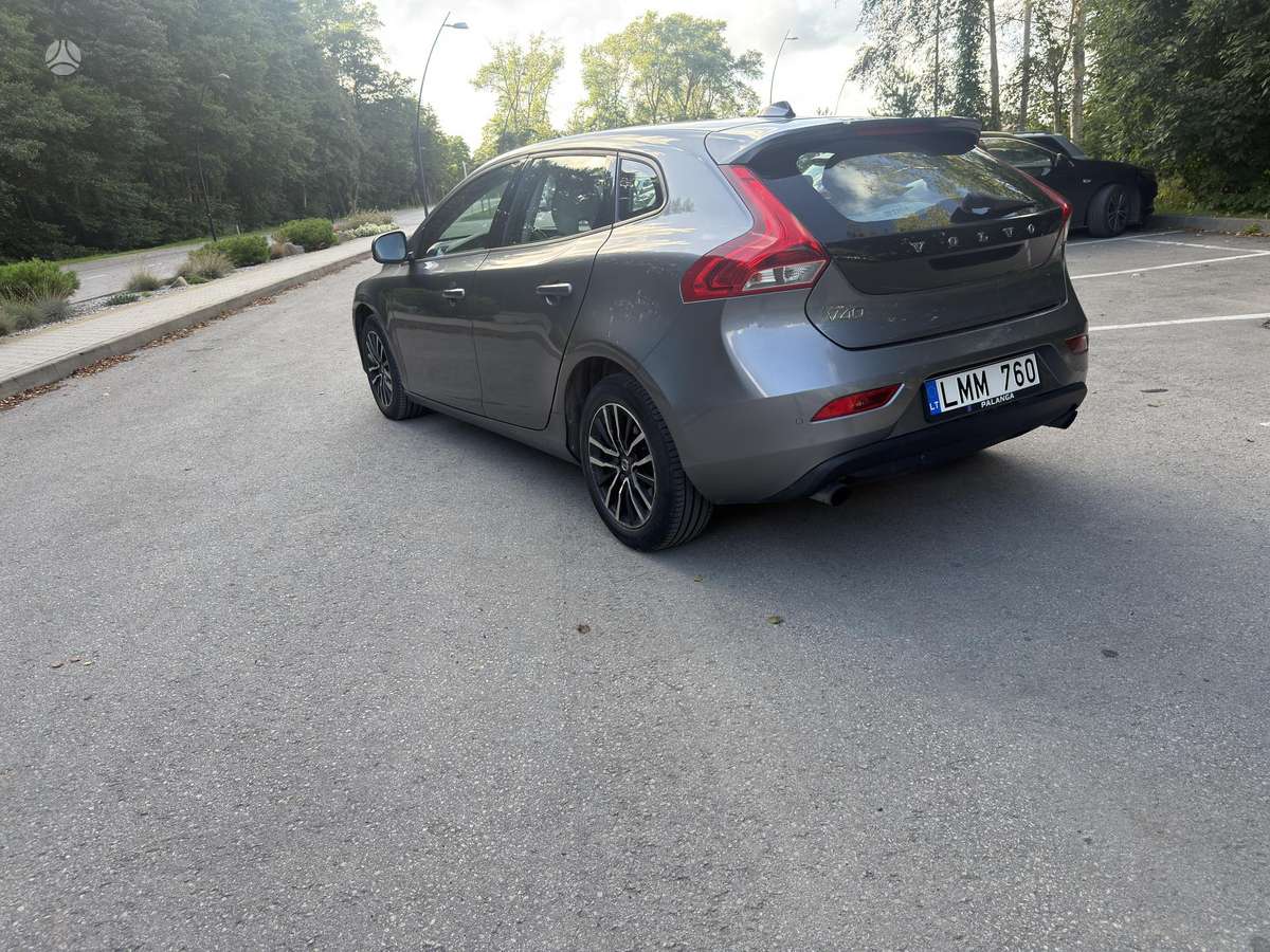 Volvo V40, 2.0 l., Хэтчбек