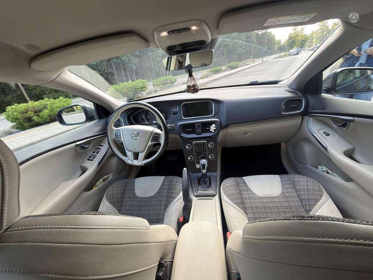 Volvo V40, 2.0 l., Хэтчбек