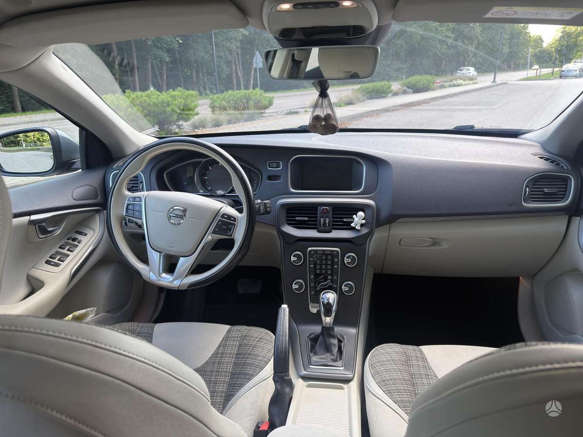 Volvo V40, 2.0 l., Хэтчбек
