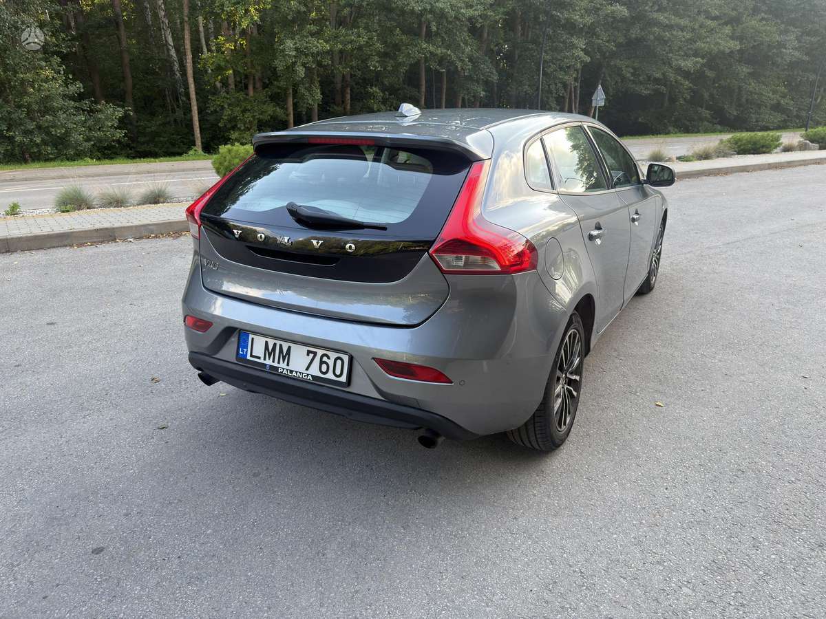 Volvo V40, 2.0 l., Хэтчбек