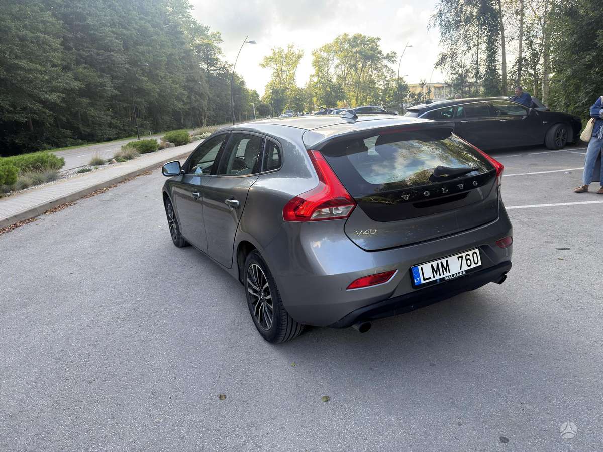 Volvo V40, 2.0 l., Хэтчбек