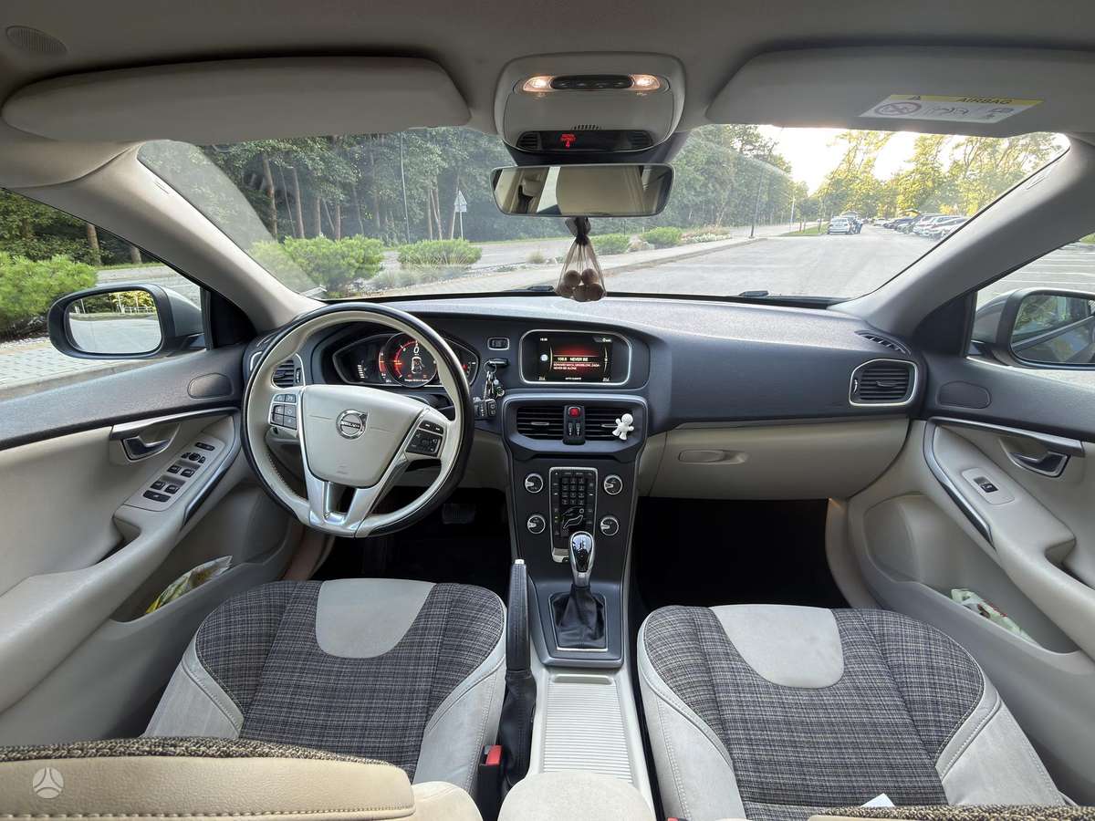 Volvo V40, 2.0 l., hatchback
