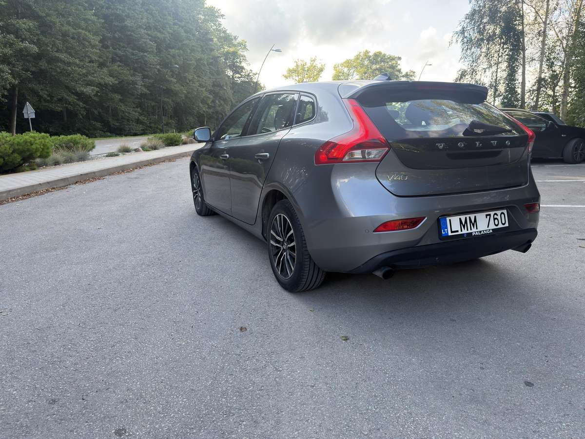 Volvo V40, 2.0 l., Хэтчбек